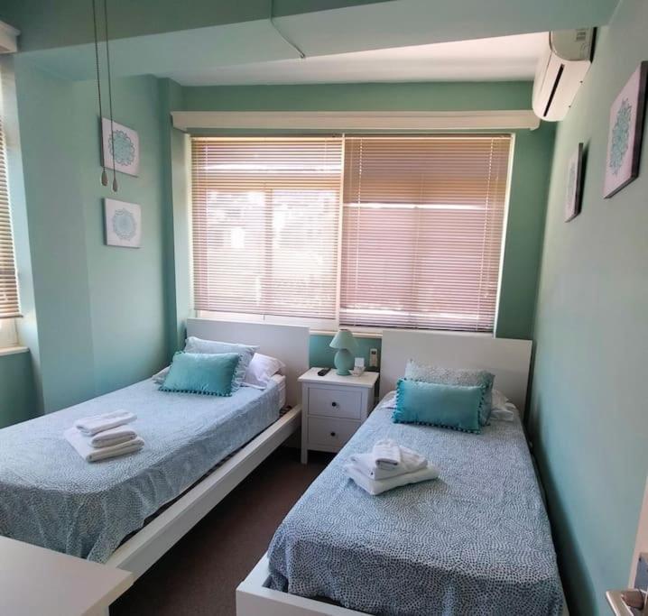Best Location 2 Bed2 Bath W/Lift In Town! Gibraltar Exterior photo