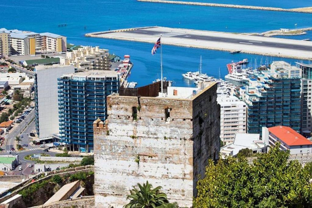 Best Location 2 Bed2 Bath W/Lift In Town! Gibraltar Exterior photo